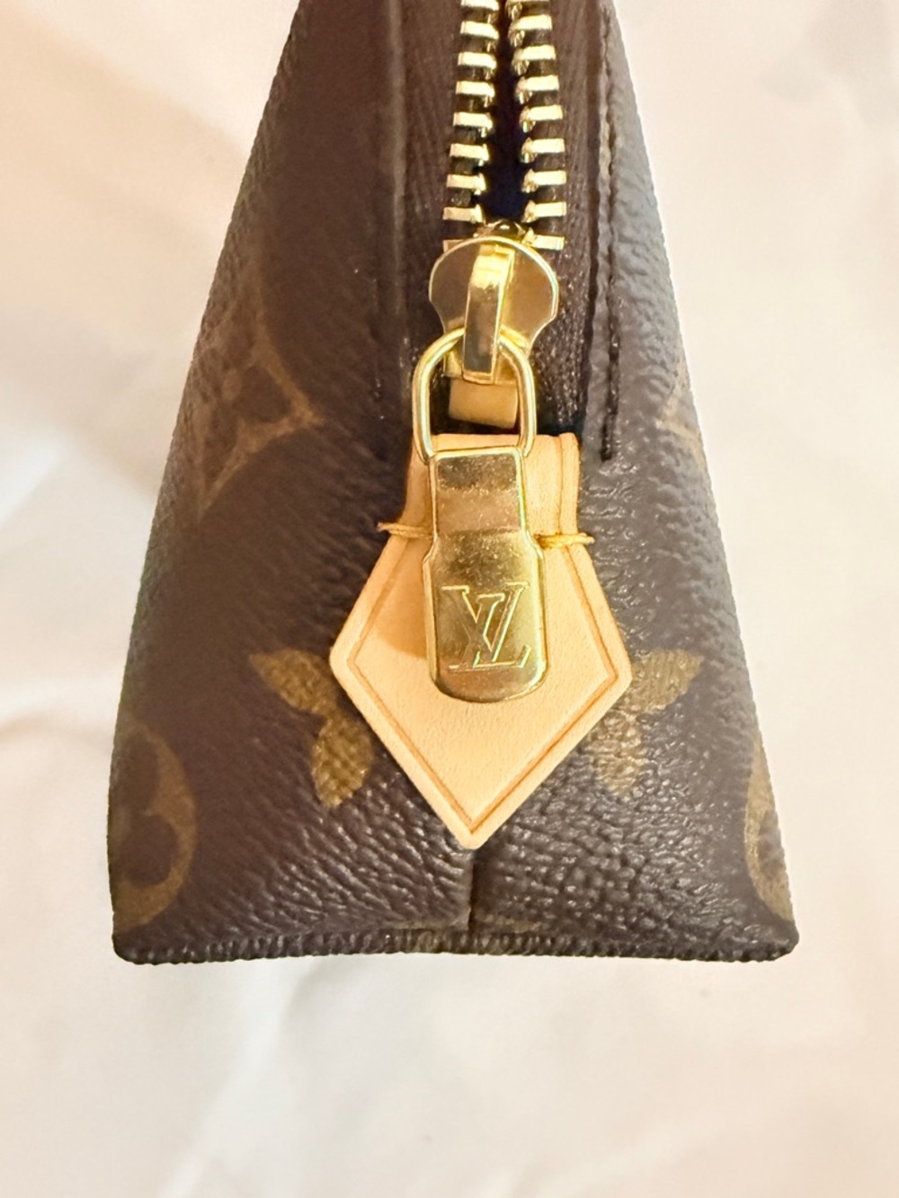 Louis Vuitton Monogram Canvas Brown and Gold Cosmetic Pouch - Picture 5 of 12